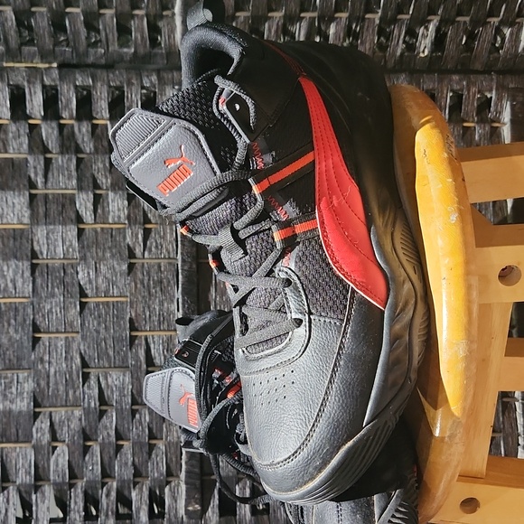 Puma red n balck high tops - Picture 4 of 8